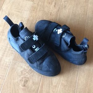 So iLL climbing shoes unisex black size 42